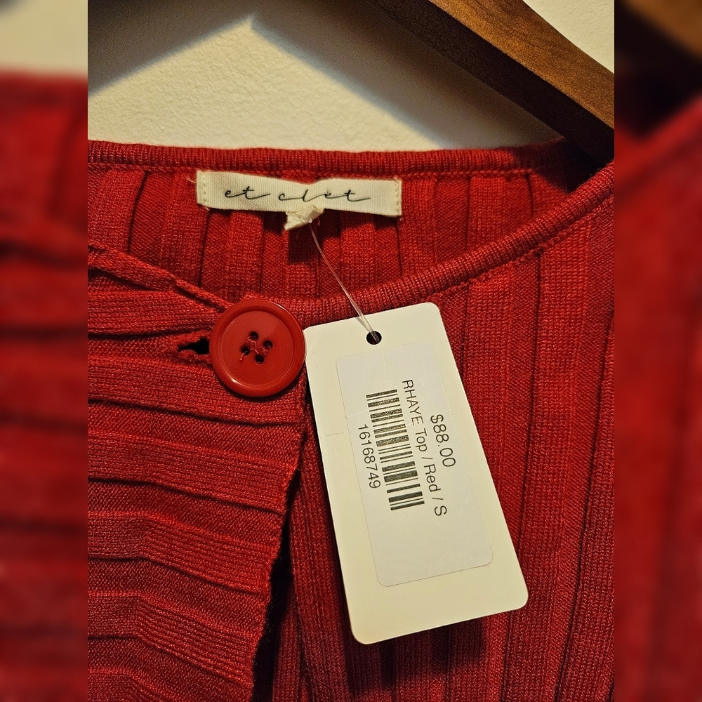 Cropped Red Ribbed Cardigan - Picture 5 of 7